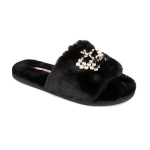 ✨Gorgeous Juicy Couture blinged out fluffy black slides/slippers